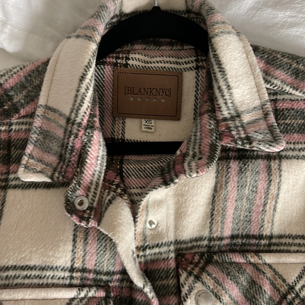 Like New plaid shacket by Blank NY. Very warm and cozy. Size XS